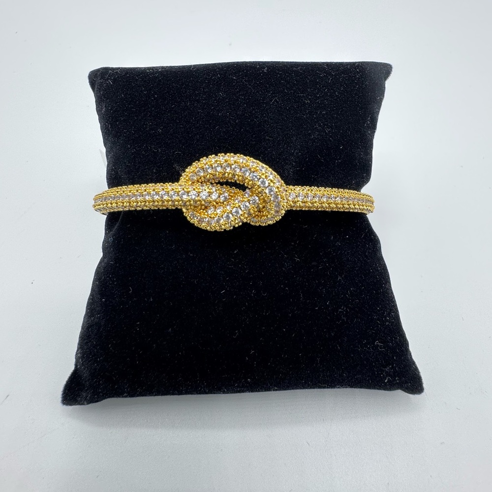 18k 3ct Knot Bangle - Picture 3 of 10